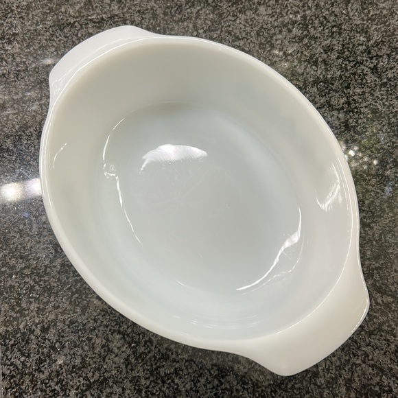 Vintage Meadow Green Anchor Hocking FireKing Oval Baking Dish. 433 - Picture 10 of 13